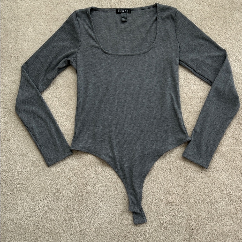 NWOT Revamped Gray Long Sleeve Bodysuit - Size L